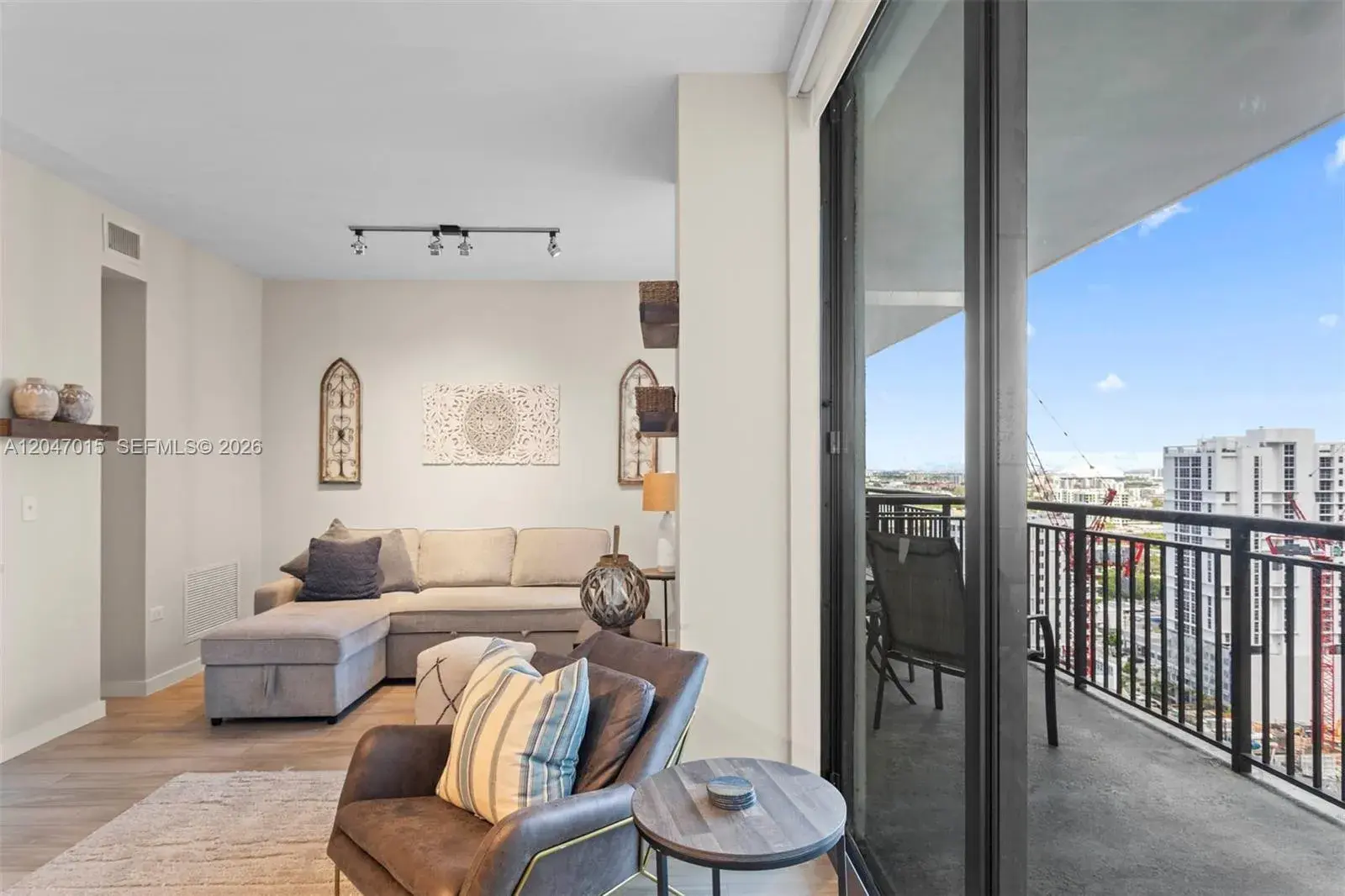 999 SW 1st Ave # 2015, Miami FL 33130