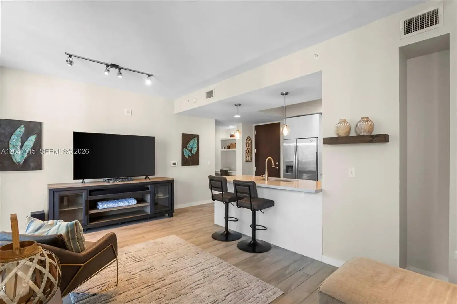 999 SW 1st Ave # 2015, Miami FL 33130 photo 4