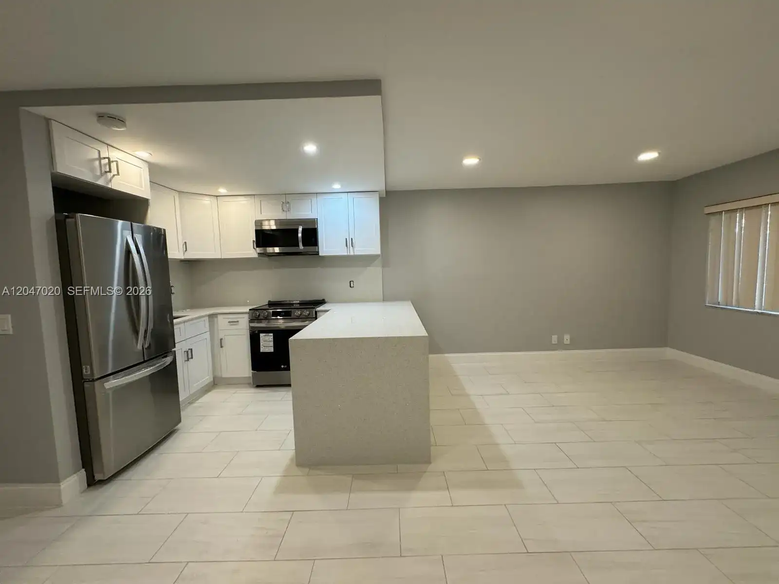 500 W Village Green Cir W # 215, Palm Springs FL 33461