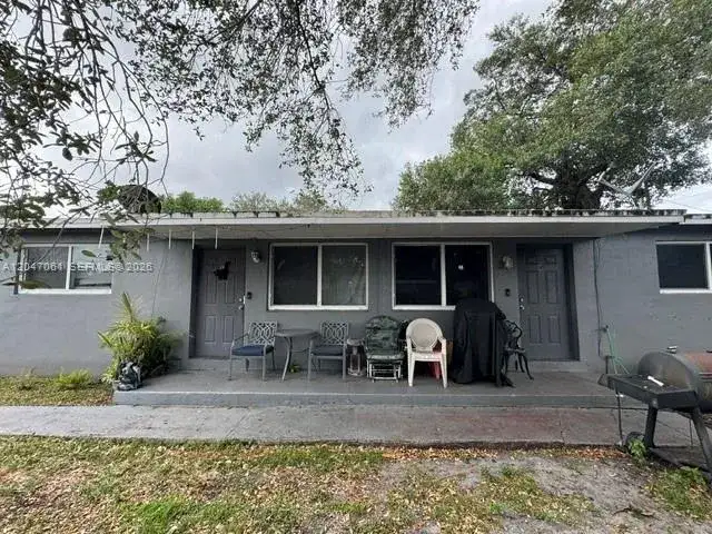 6351 Hayes St, Hollywood FL 33024 photo 4