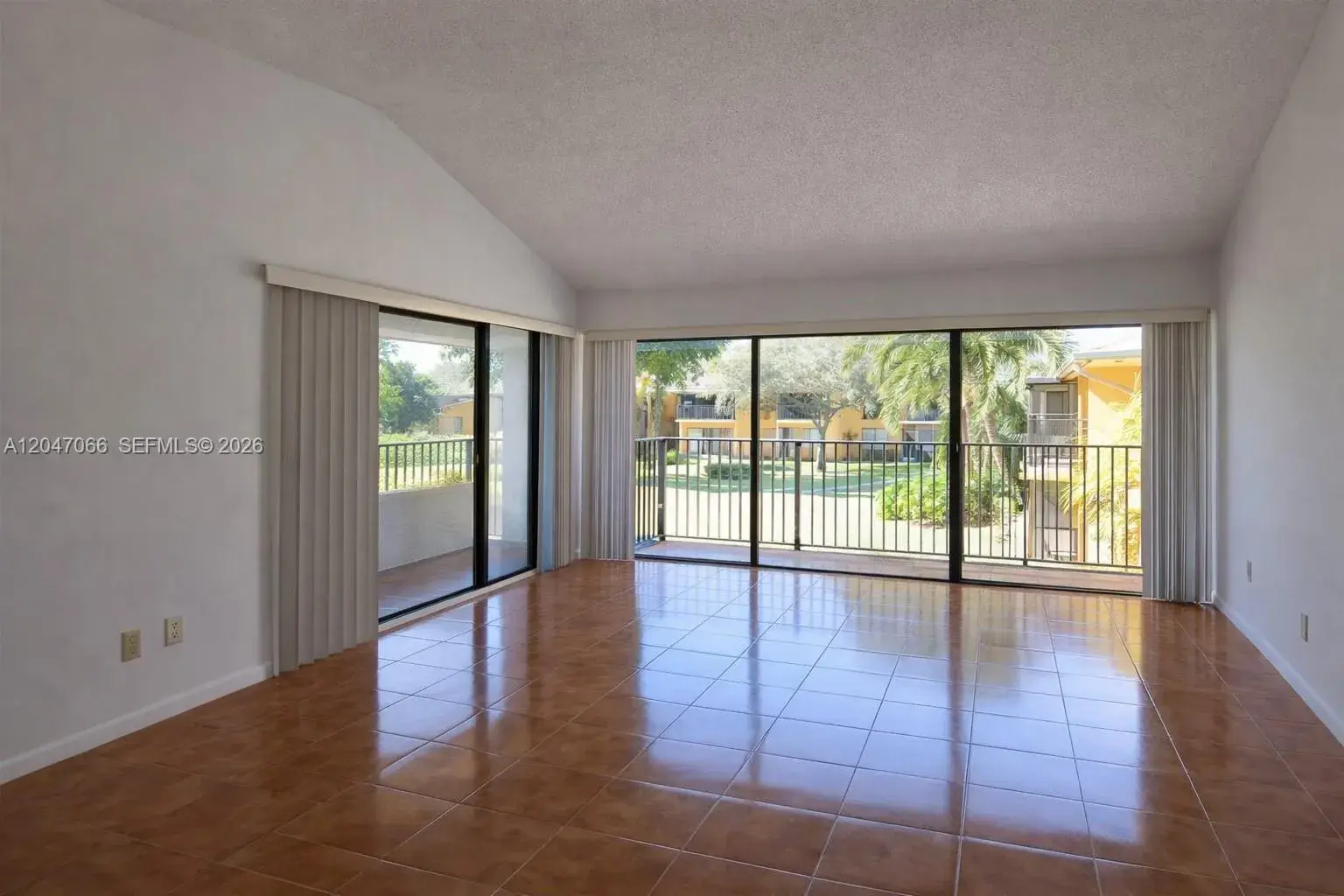5821 Washington St # 32, Hollywood FL 33023