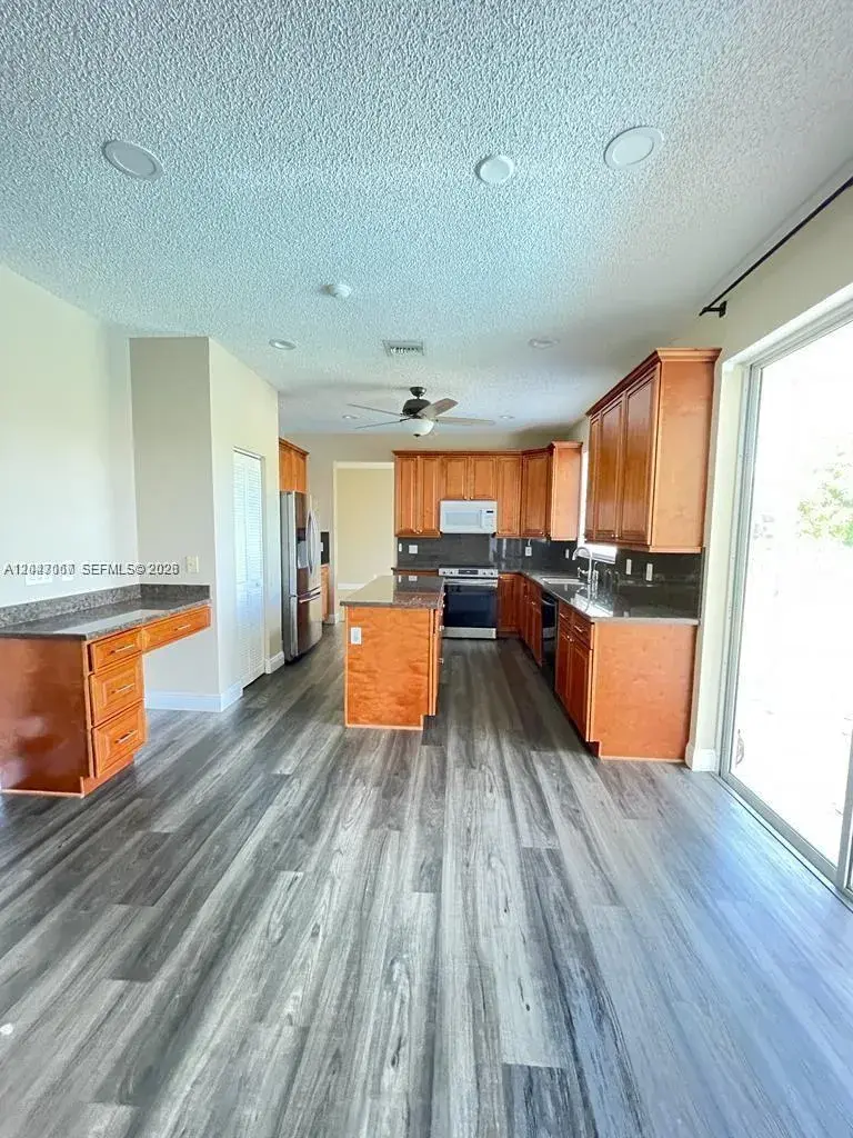 558 Stonemont Dr # 558, Weston FL 33326