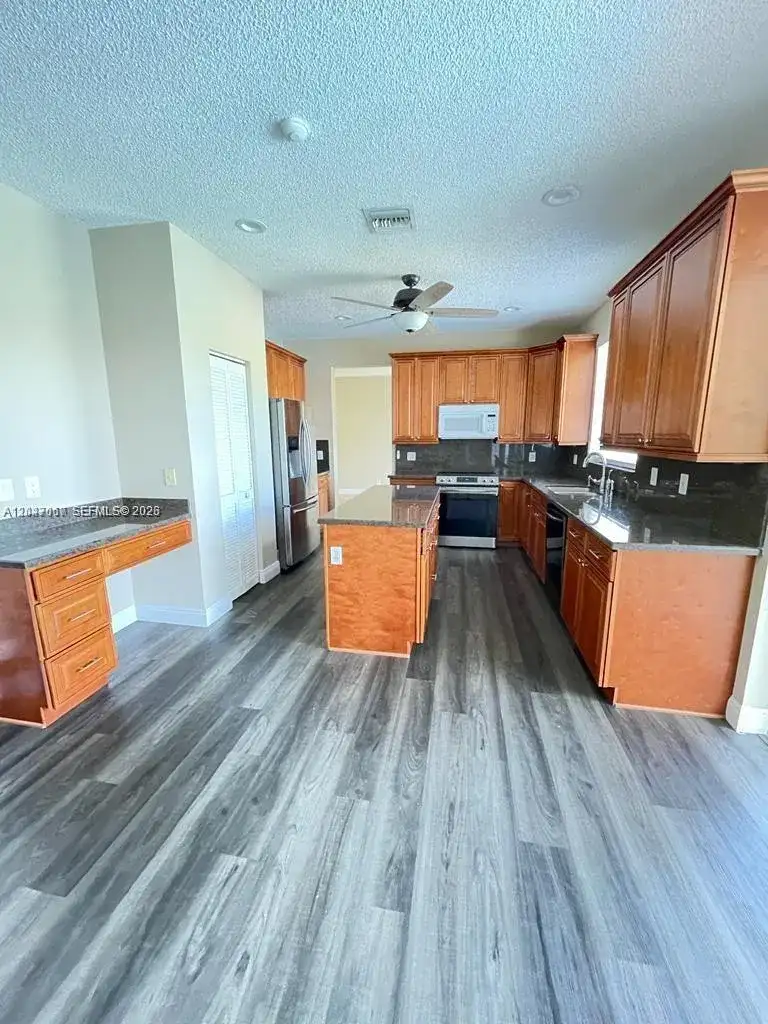 558 Stonemont Dr # 558, Weston FL 33326 photo 4