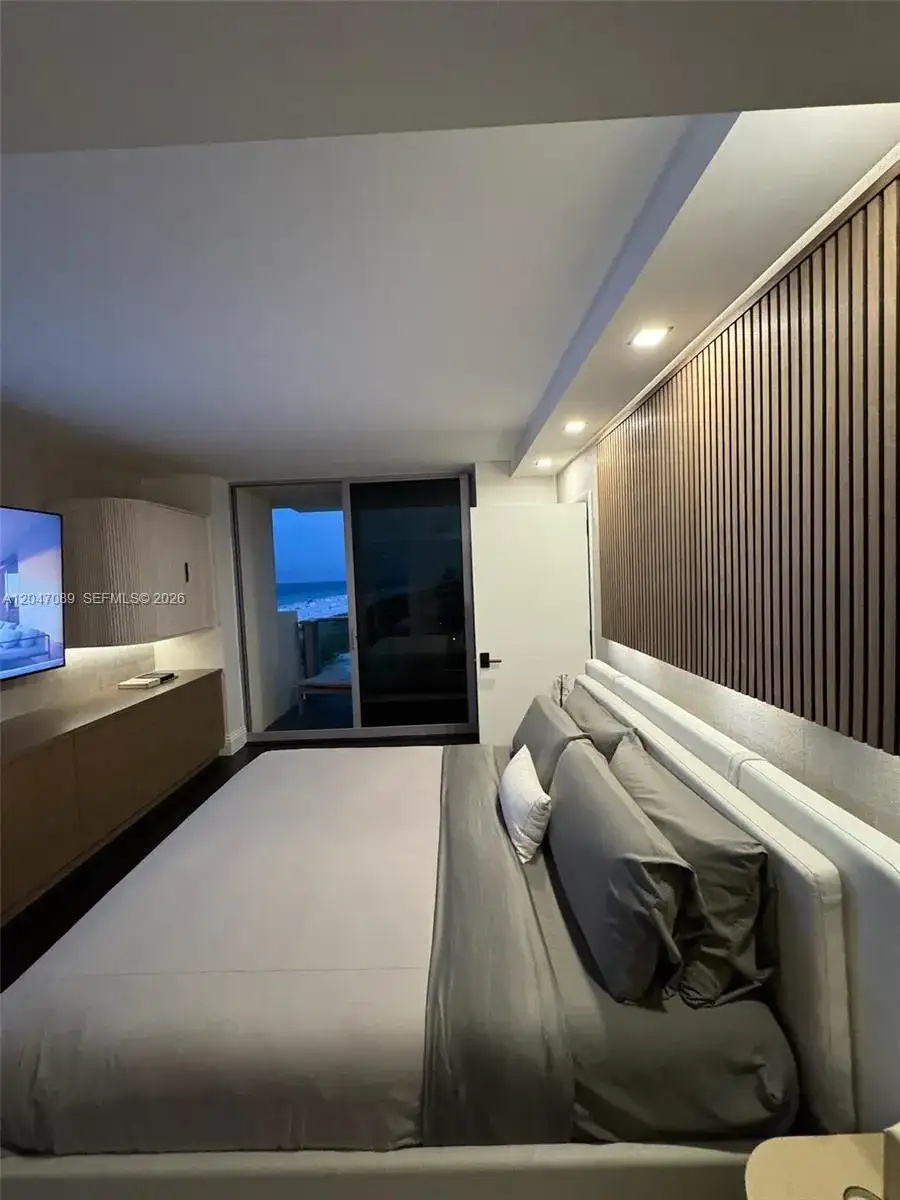 1455 Ocean Dr # 904, Miami Beach FL 33139 photo 4