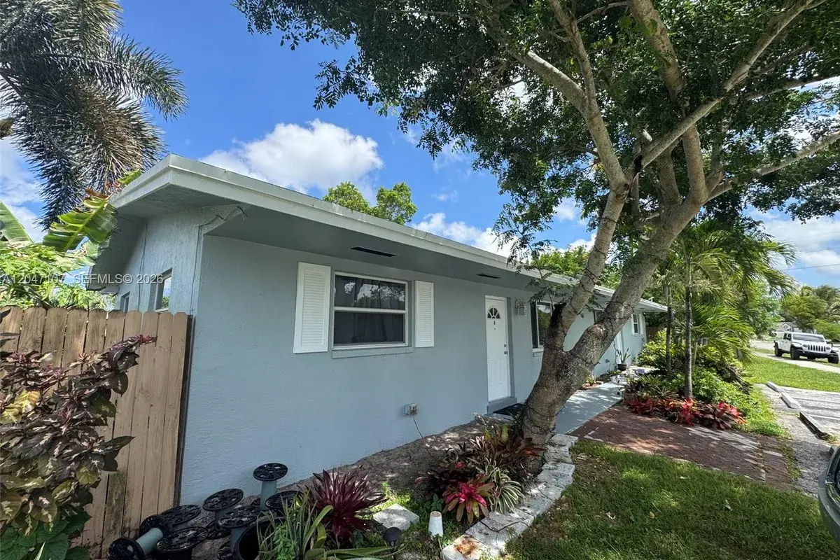 2200 SW 42nd Ave, Fort Lauderdale FL 33317