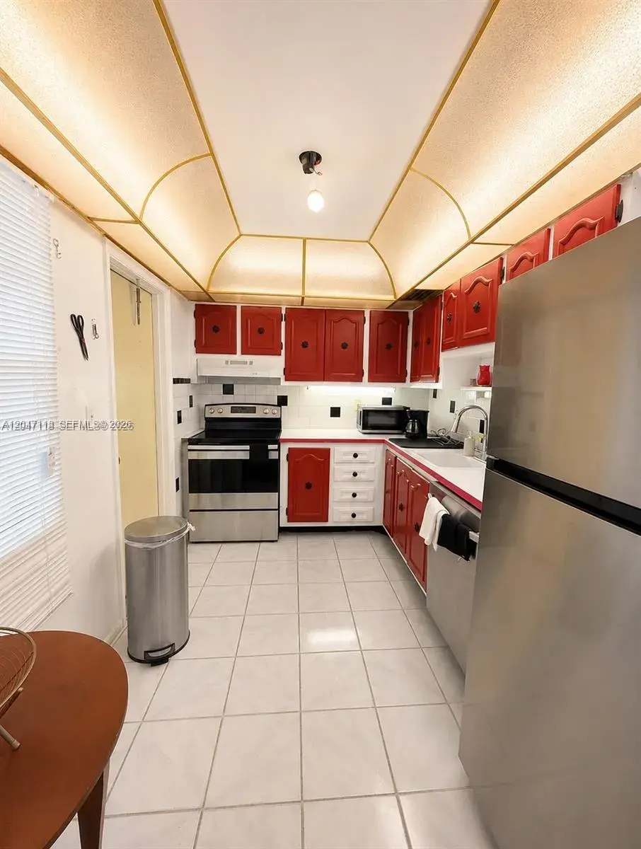 4140 NW 44th Ave # 305, Lauderdale Lakes FL 33319