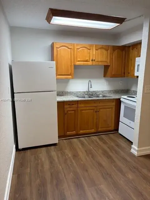15 NE 13th St # B, Fort Lauderdale FL 33304