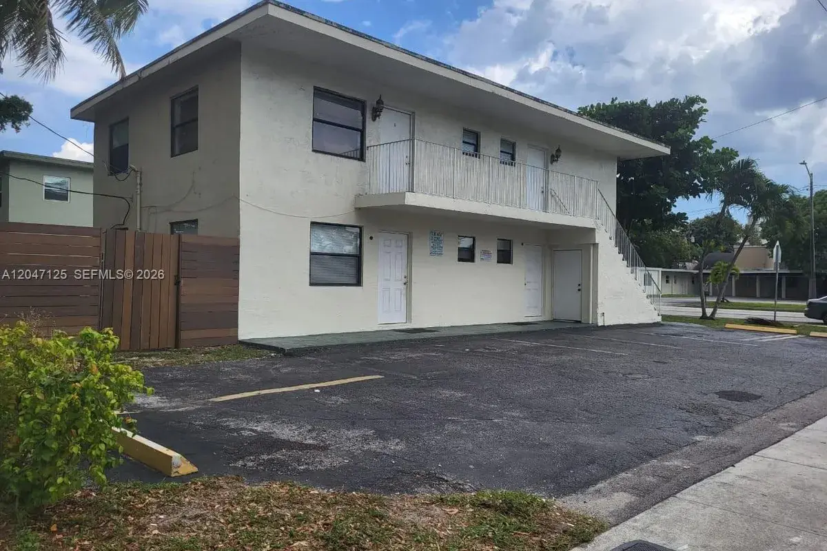 15 NE 13th St # B, Fort Lauderdale FL 33304