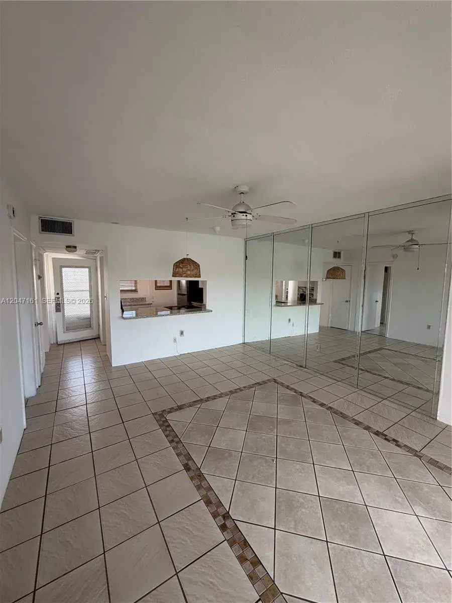 2880 NE 203rd St # 32, Aventura FL 33180