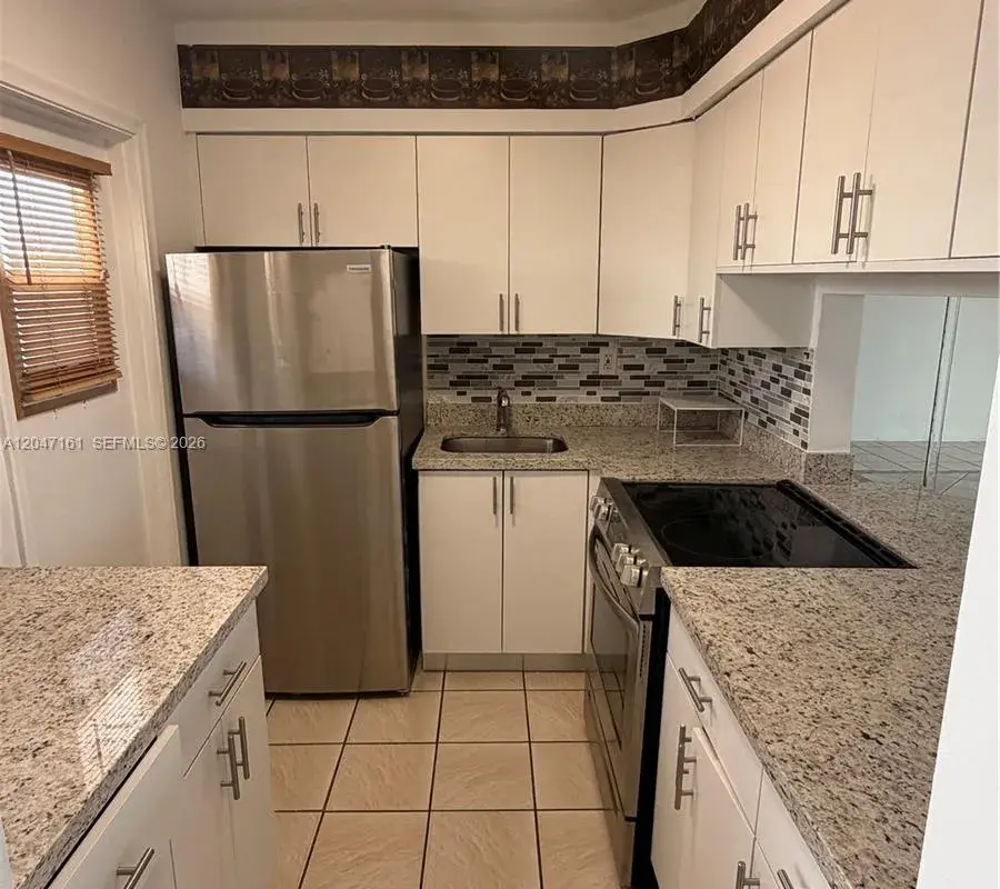2880 NE 203rd St # 32, Aventura FL 33180