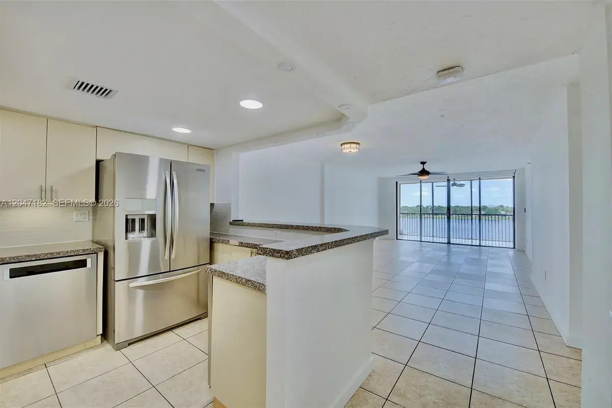 20850 San Simeon Way # 5, Miami FL 33179