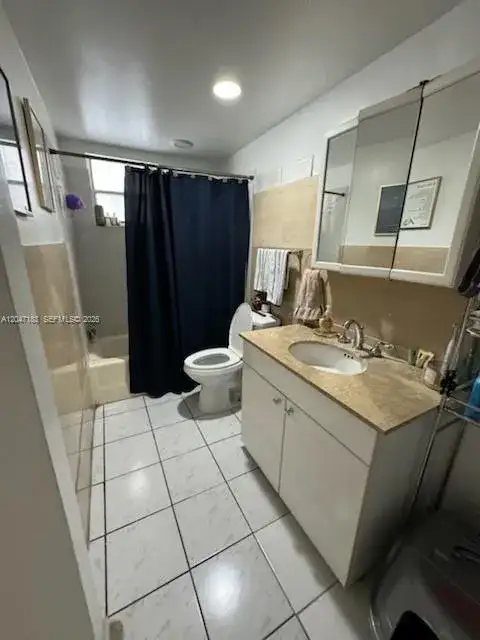 2000 Biarritz Dr # 404, Miami Beach FL 33141 photo 5