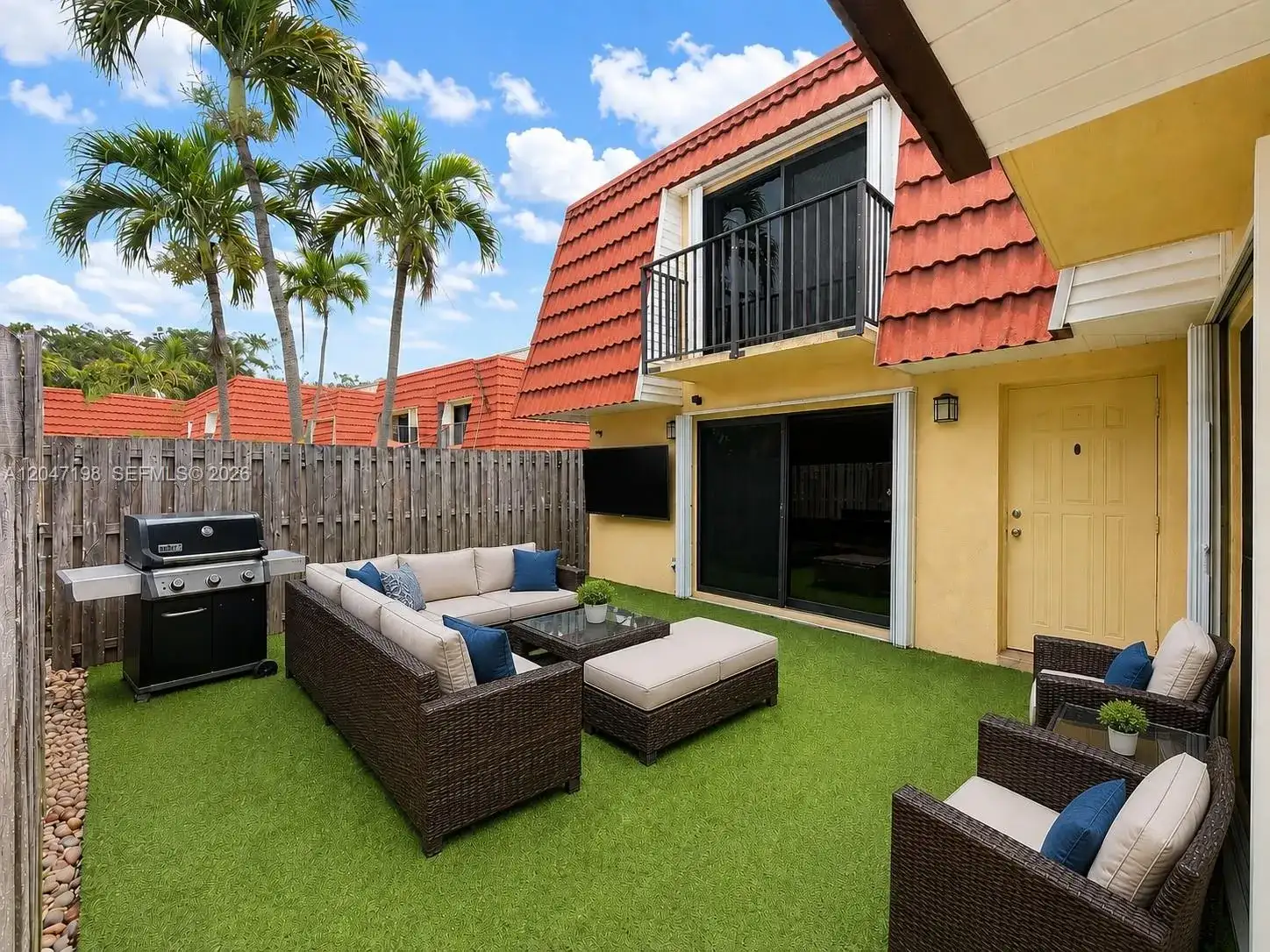 9955 NW 6th Ct, Plantation FL 33324 photo 2