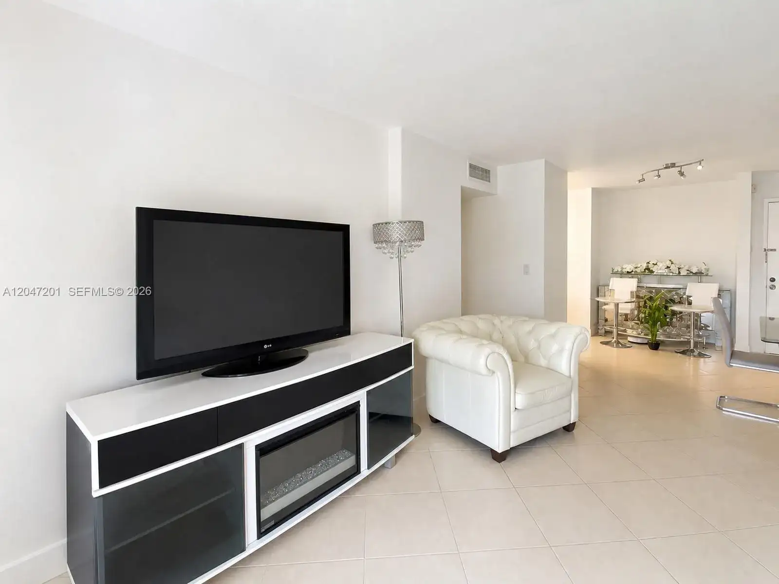 8870 Fontainebleau Blvd # 106, Miami FL 33172 photo 3