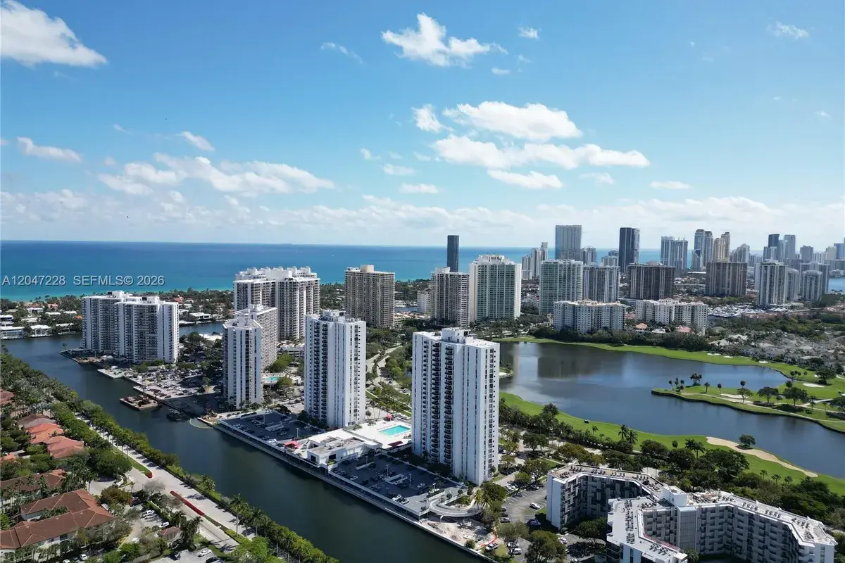 3675 N Country Club Dr # 2007, Aventura FL 33180