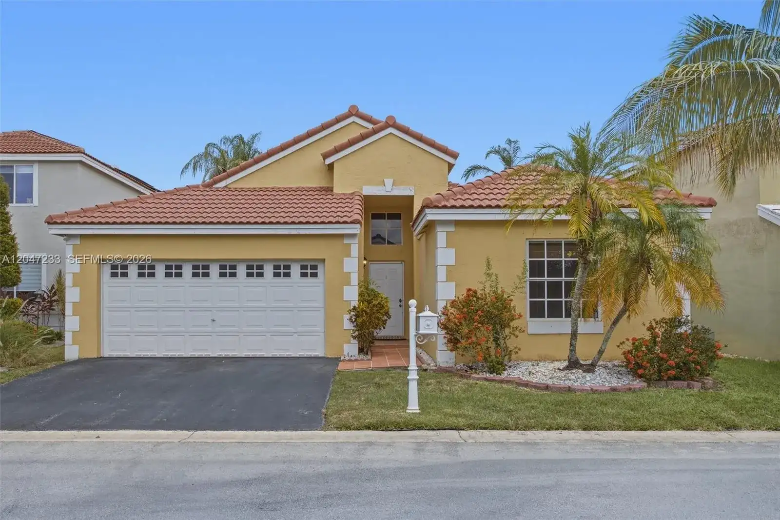 411 Bermuda Springs Dr, Weston FL 33326 photo 3
