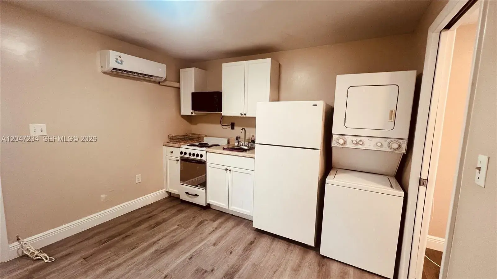 32 NE 169th St # 2, North Miami Beach FL 33162