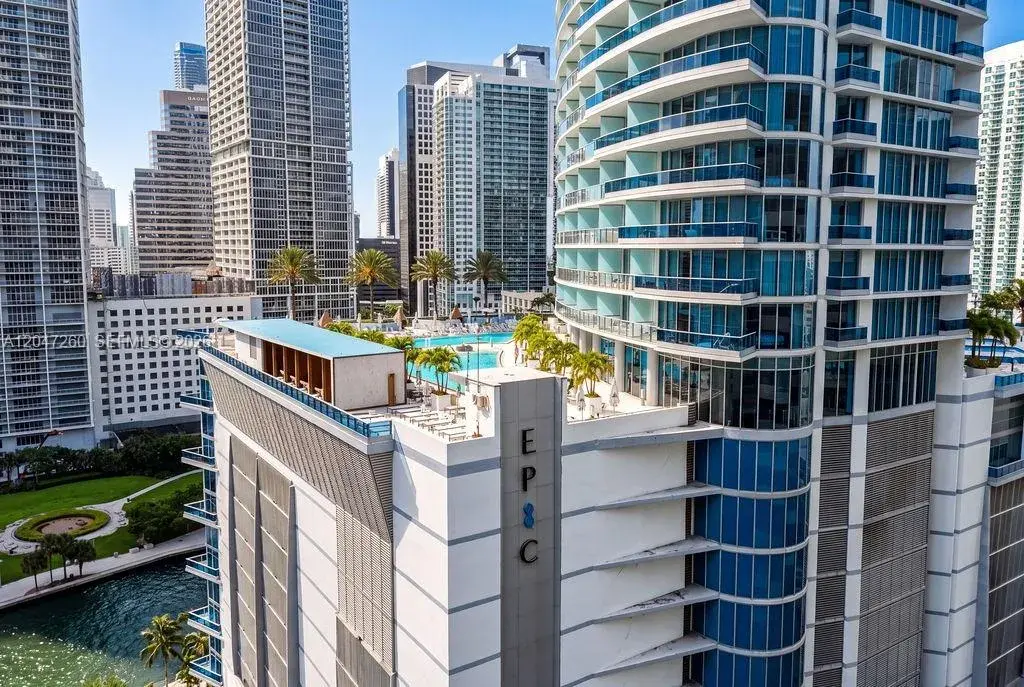 2 bedroom 2 bath Residential for sale at 200 Biscayne Boulevard Way # 5110, Miami FL 33131
