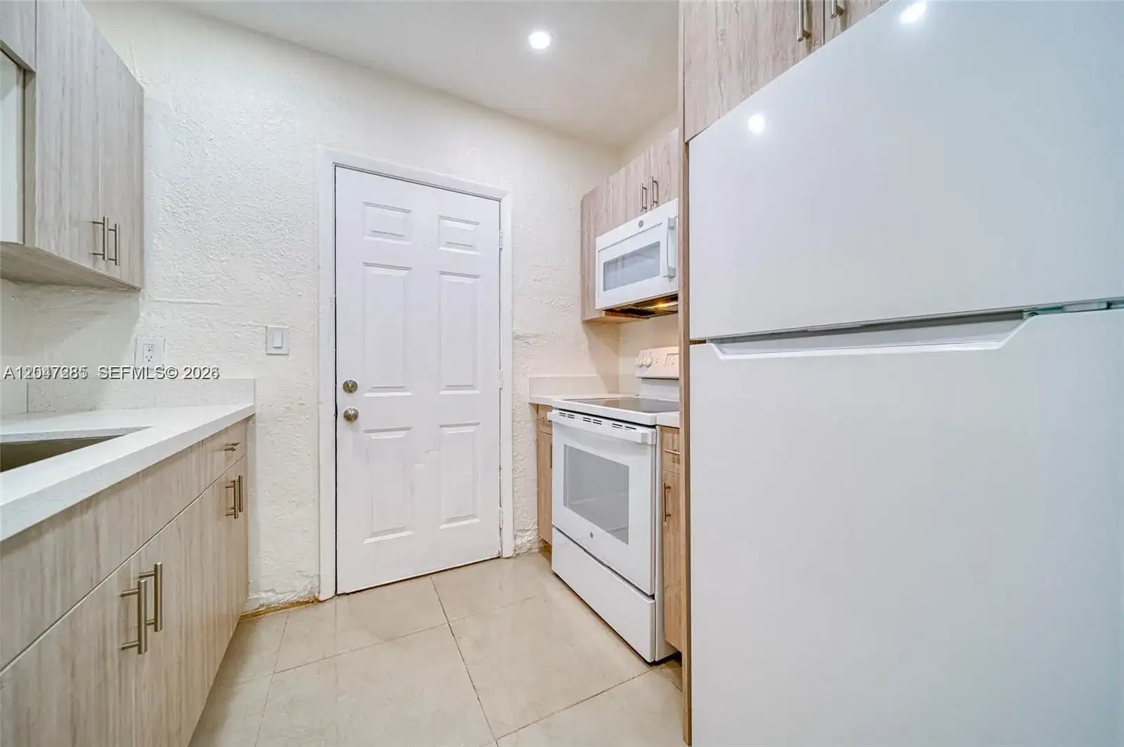 1747 NW 40th St # 1747, Miami FL 33142 photo 4