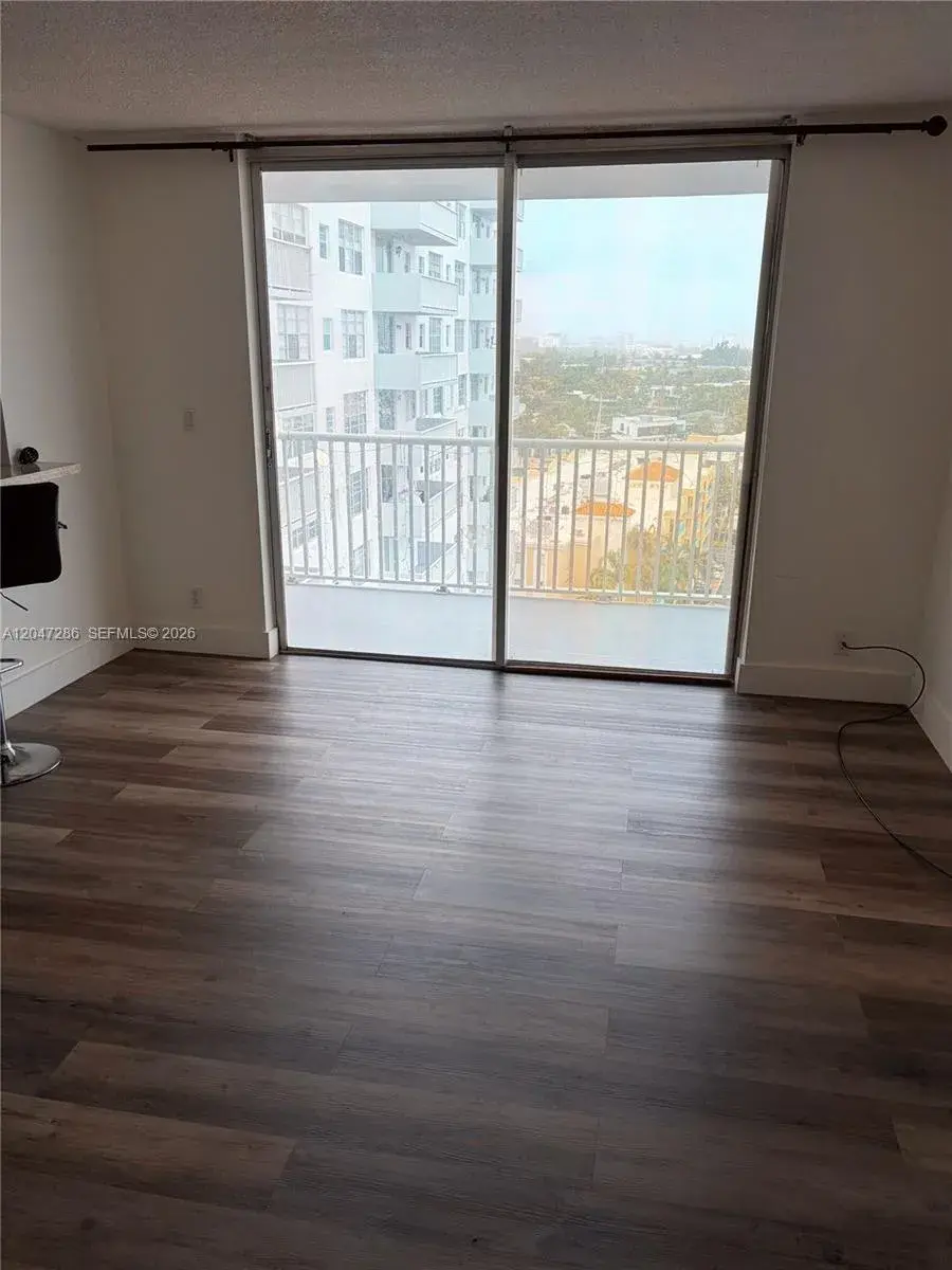 137 Golden Isles Dr # 1212, Hallandale Beach FL 33009