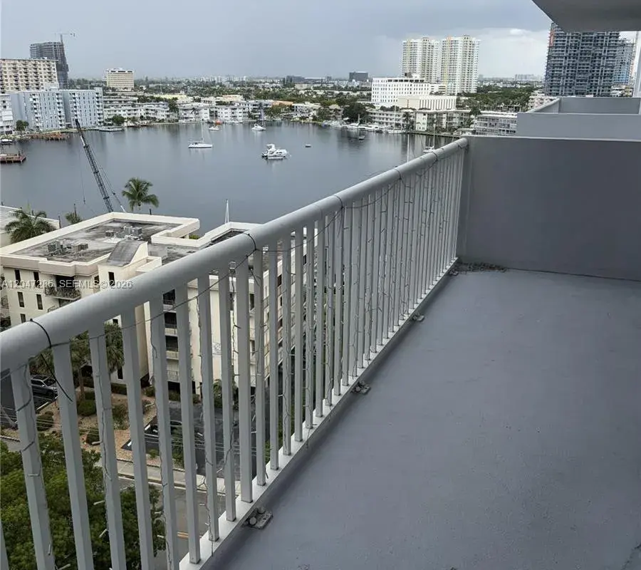 137 Golden Isles Dr # 1212, Hallandale Beach FL 33009