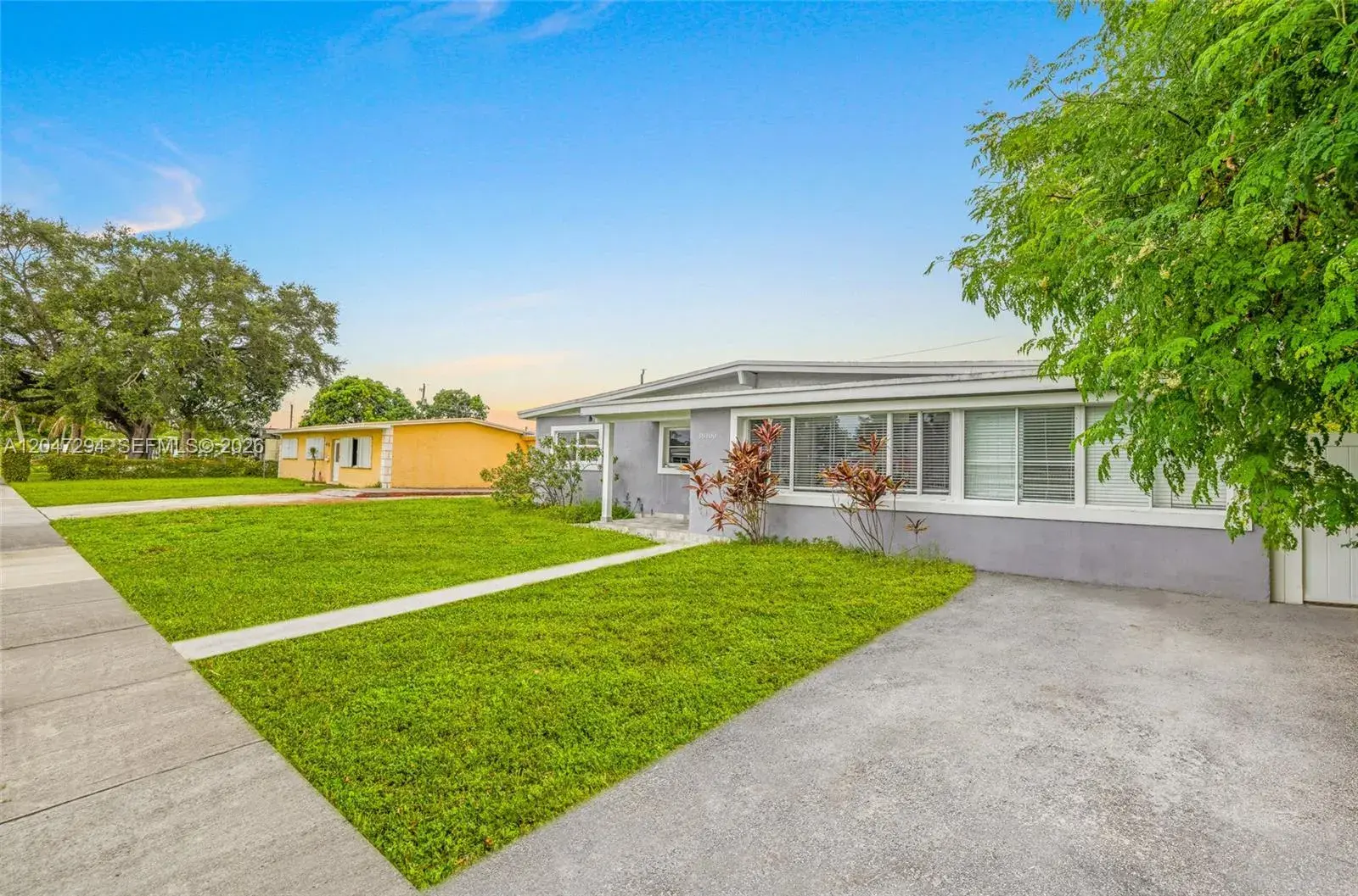 18100 NW 7th Pl, Miami Gardens FL 33169