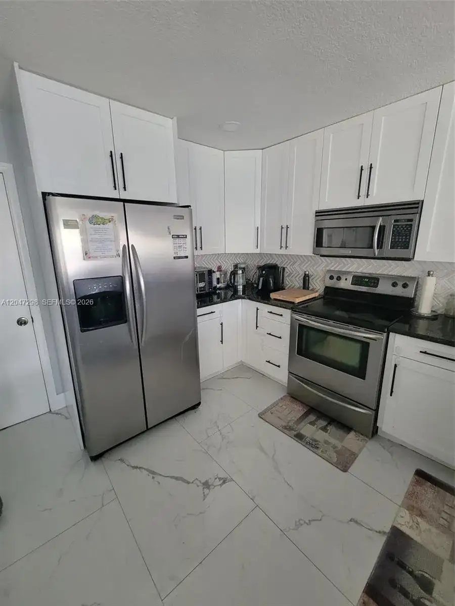 6606 Saltaire Ter, Margate FL 33063 photo 2