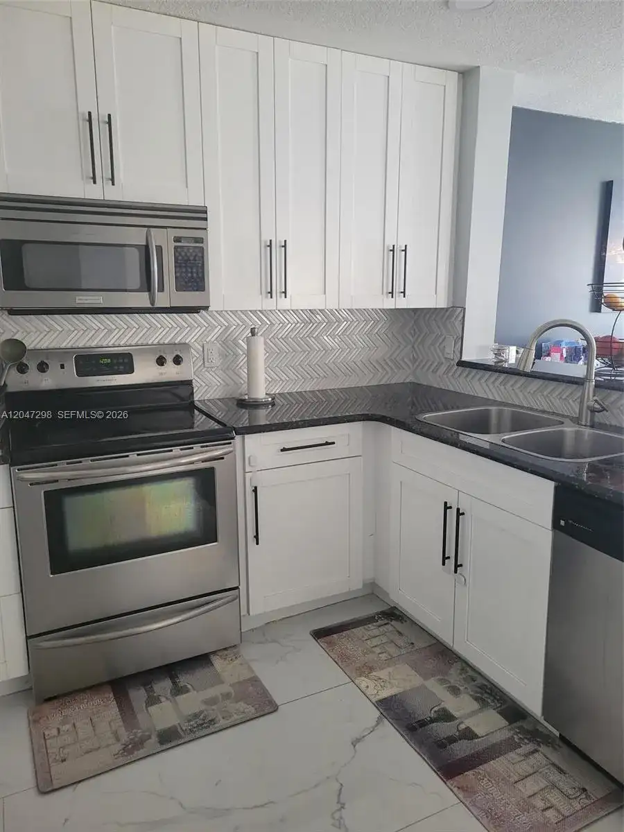 6606 Saltaire Ter, Margate FL 33063 photo 5