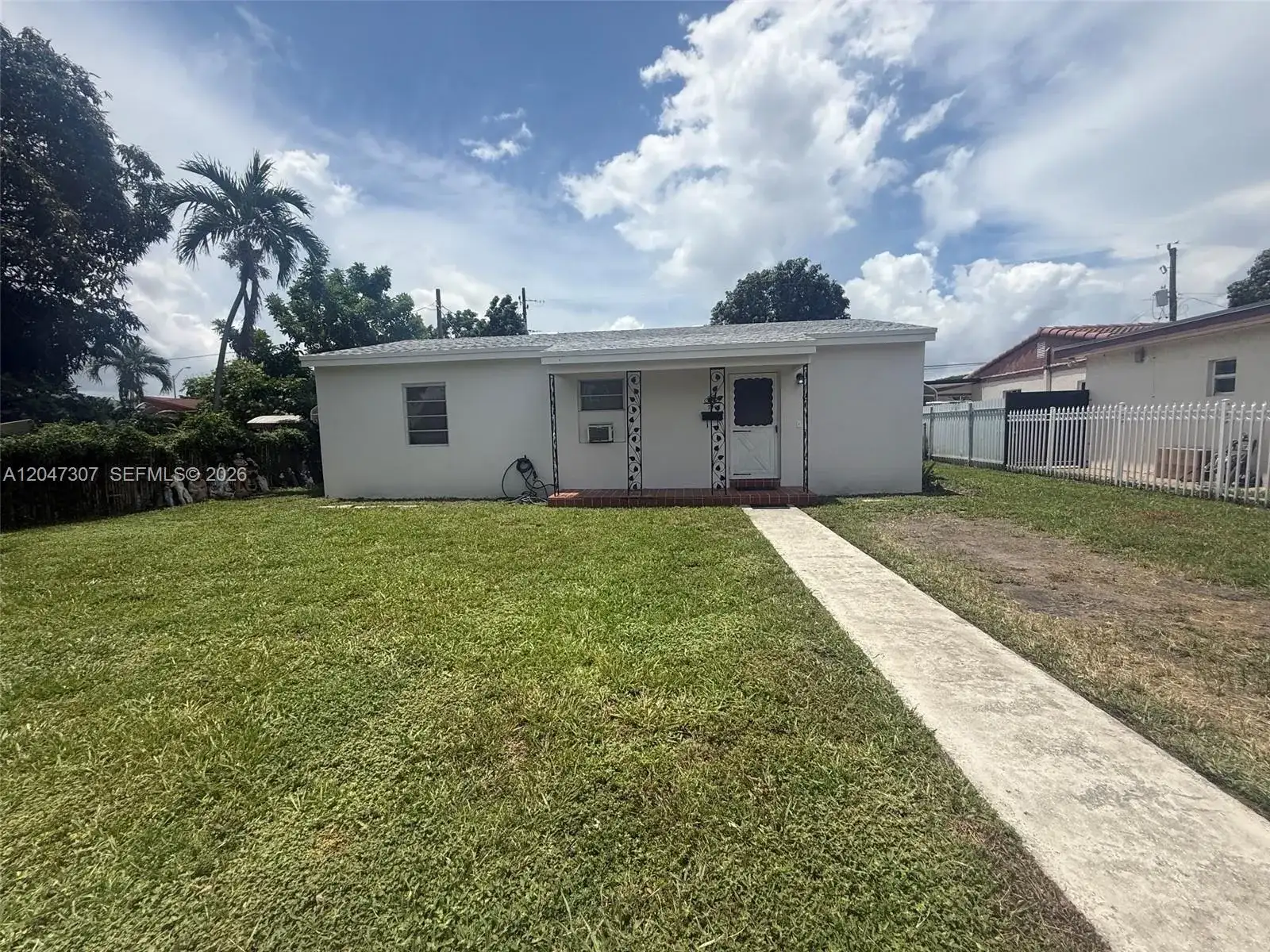 790 E 6th Pl, Hialeah FL 33010 photo 2