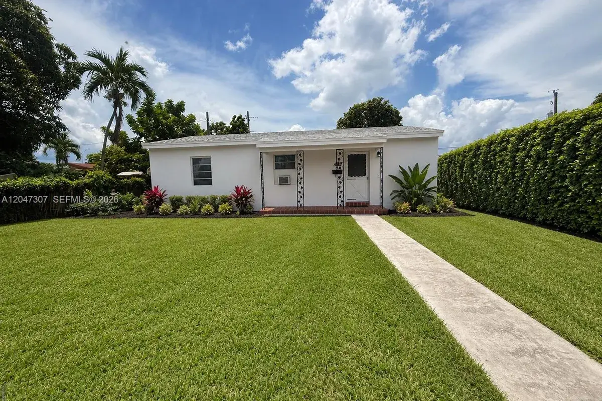 790 E 6th Pl, Hialeah FL 33010