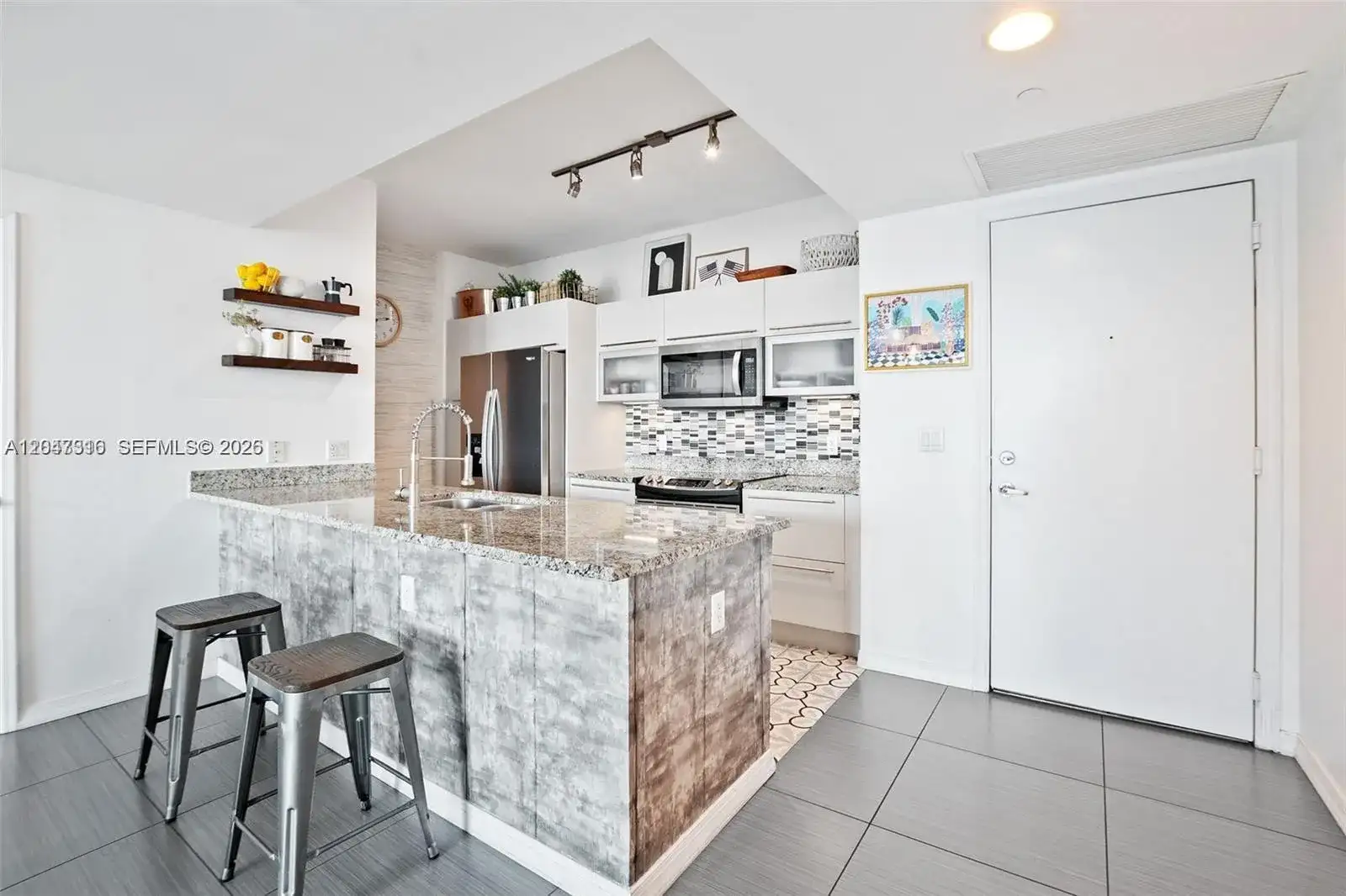 951 Brickell Ave # 3207, Miami FL 33131 photo 4