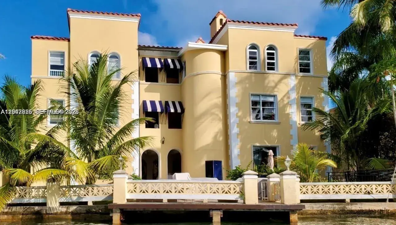 4812 Pine Tree Dr # 201, Miami Beach FL 33140