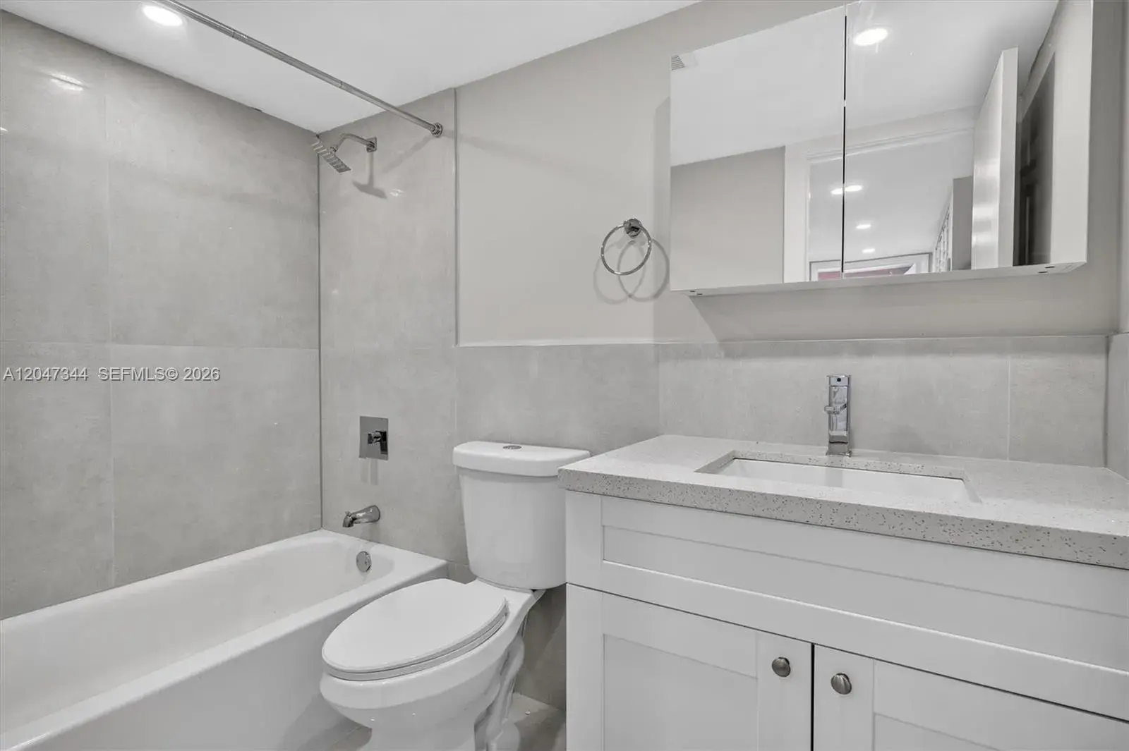 10080 NW 9th St Cir # 204, Miami FL 33172