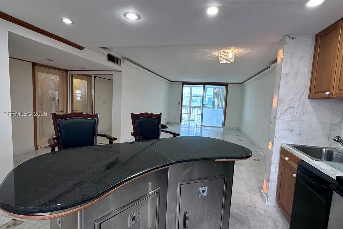 301 NE 14th Ave # 703, Hallandale Beach FL 33009