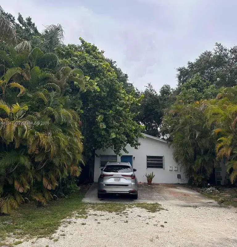 823 SE 18th St # 3, Fort Lauderdale FL 33316