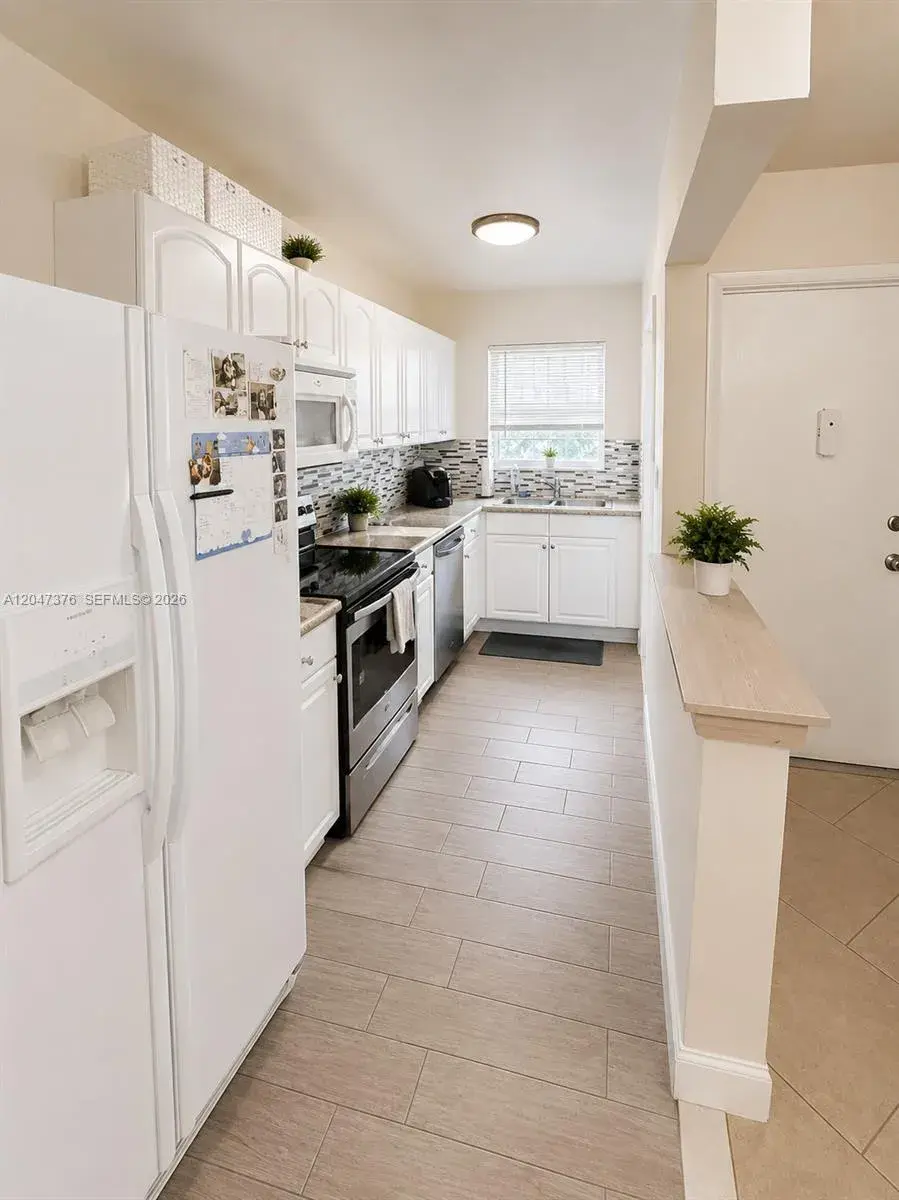 270 E Layne Blvd # 110, Hallandale Beach FL 33009