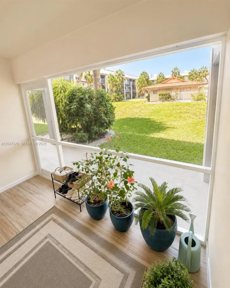 270 E Layne Blvd # 110, Hallandale Beach FL 33009