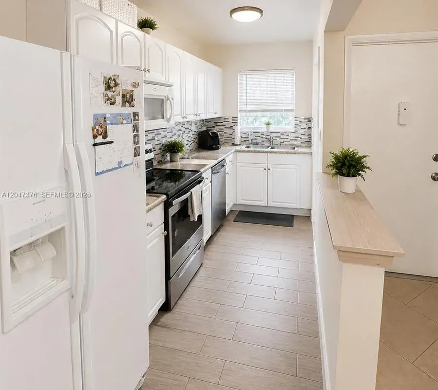 270 E Layne Blvd # 110, Hallandale Beach FL 33009