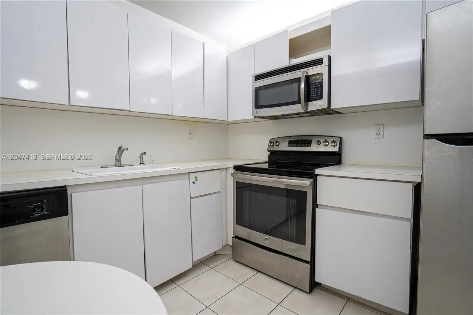 600 Three Islands Blvd # 316, Hallandale Beach FL 33009 photo 2