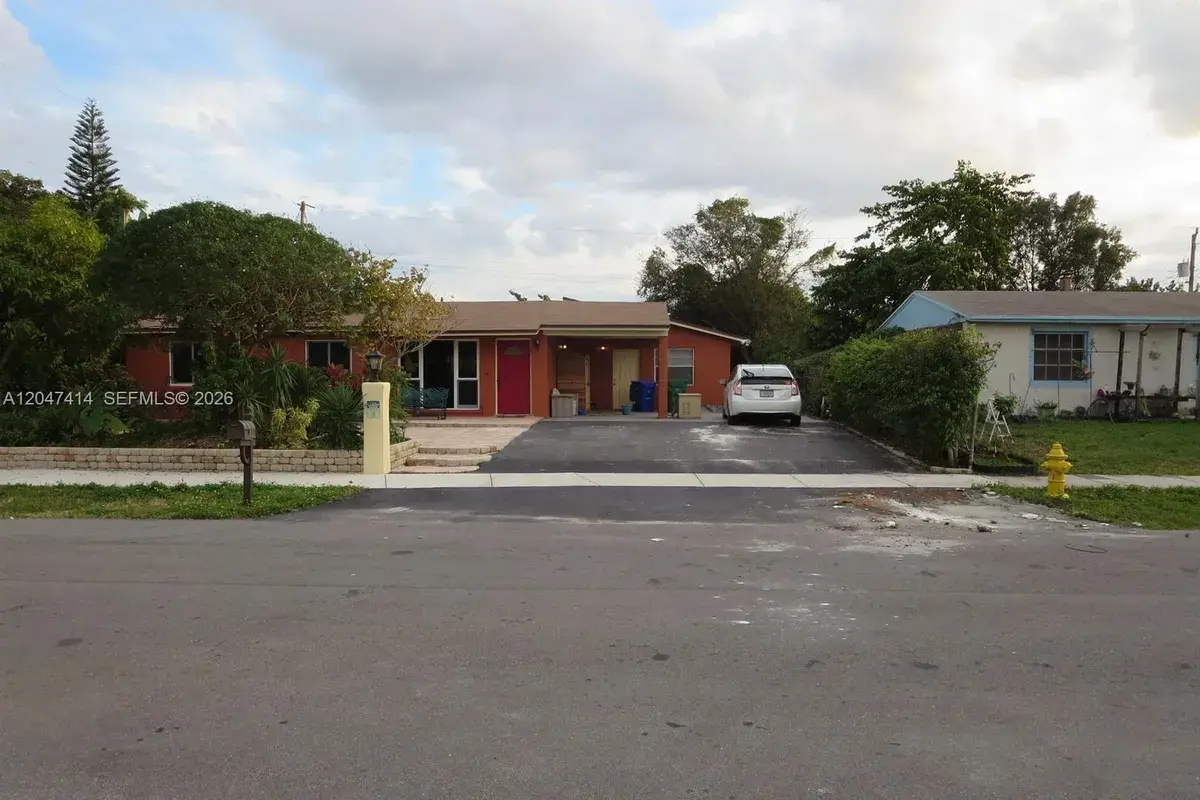 4828 SW 20th St, Fort Lauderdale FL 33317