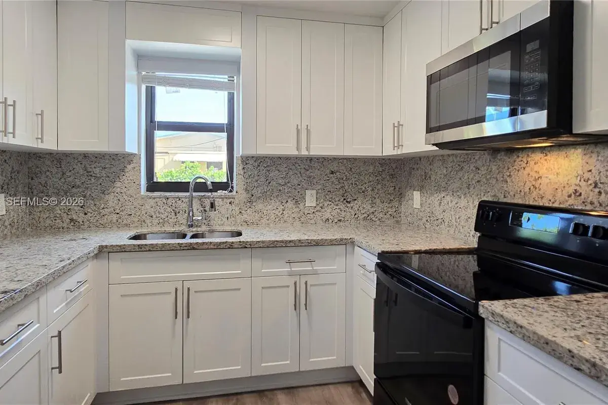 50 W 28th St # 52, Hialeah FL 33010
