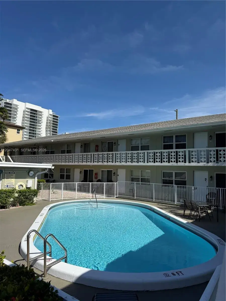 3230 NE 13th St # 2, Pompano Beach FL 33062