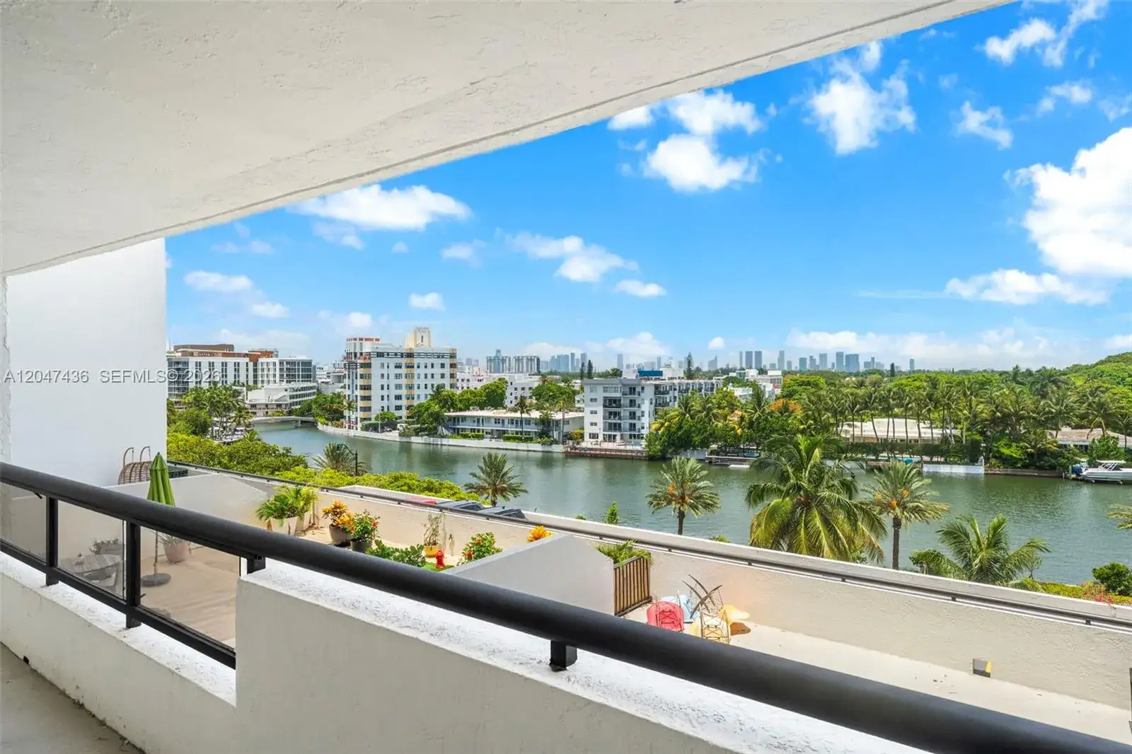 2 bedroom 2 bath Residential for sale at 2555 Collins Ave # 706, Miami Beach FL 33140