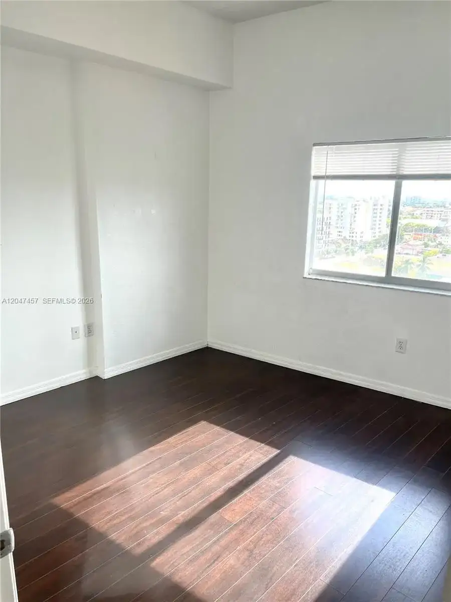 36 NW 6th Ave # 1, Miami FL 33128 photo 2