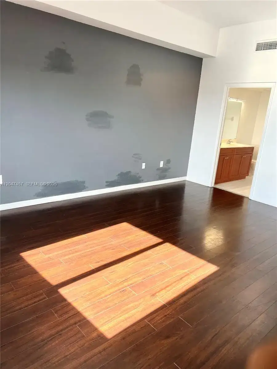36 NW 6th Ave # 1, Miami FL 33128 photo 3