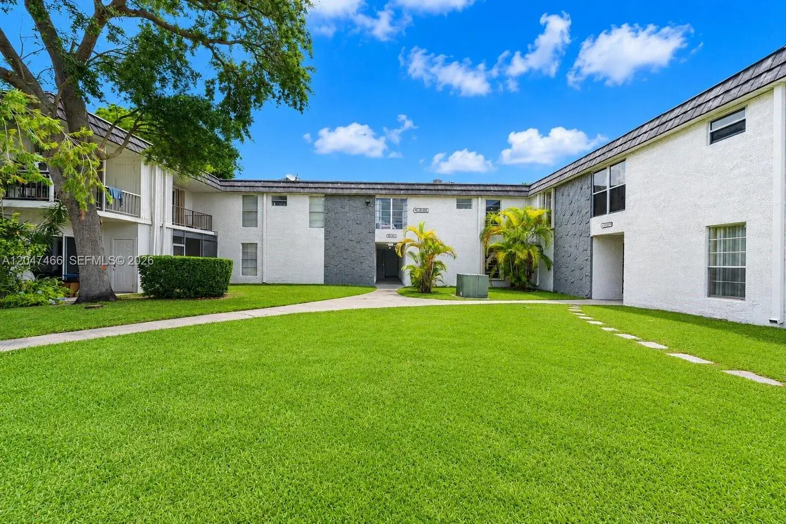 10381 N Kendall Dr # M8, Miami FL 33176