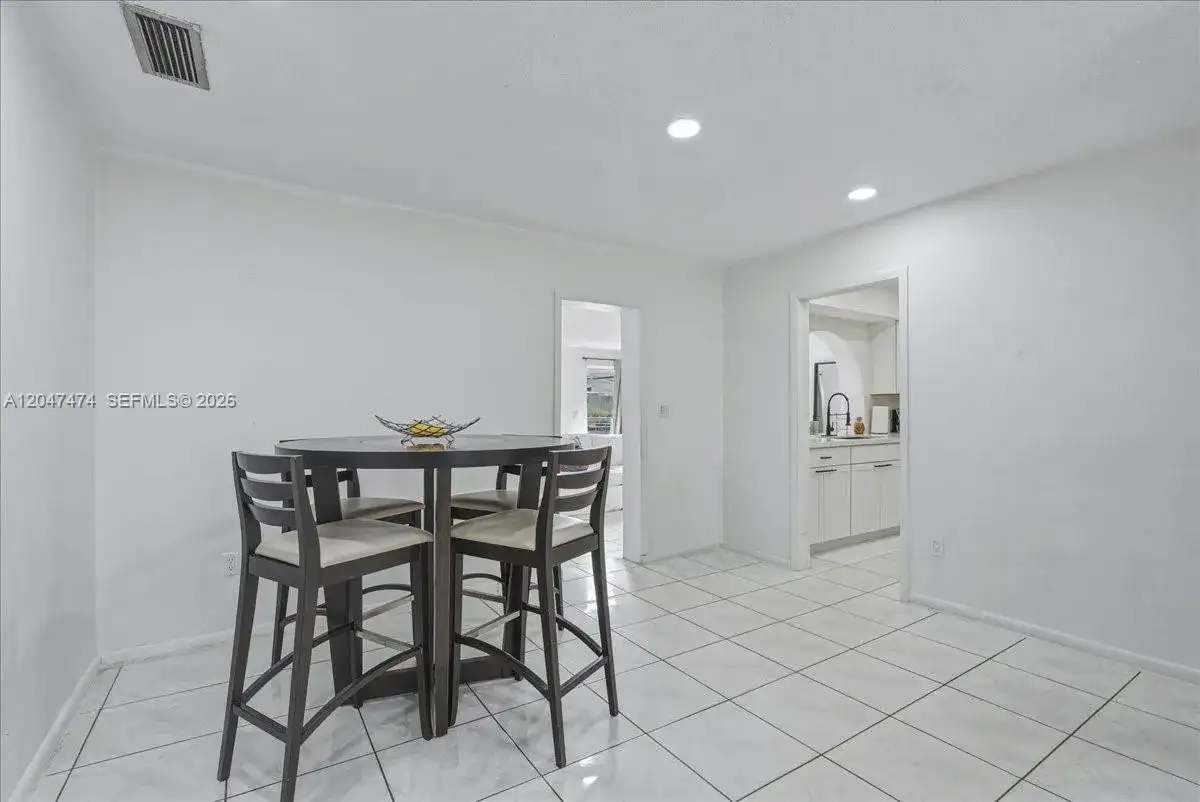 7850 W 16th Ave, Hialeah FL 33014 photo 5