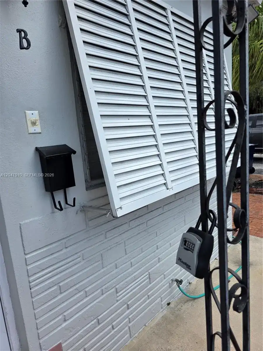 15 Esplanade Dr # B, Miami Springs FL 33166 photo 3