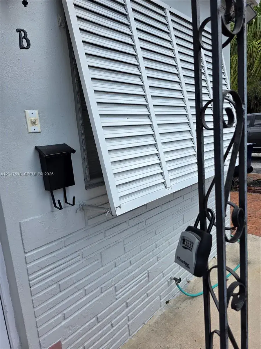 15 Esplanade Dr # B, Miami Springs FL 33166
