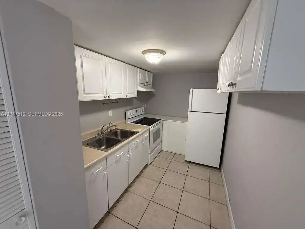 6950 W 6th Ave # 509, Hialeah FL 33014 photo 2